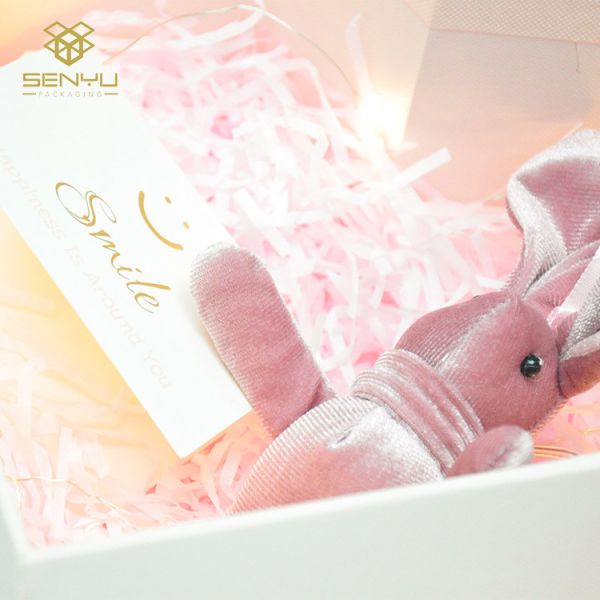 Heart Shape Half Opening Paper Gift Box With Flowers And Gifts Happy Valentiday Party