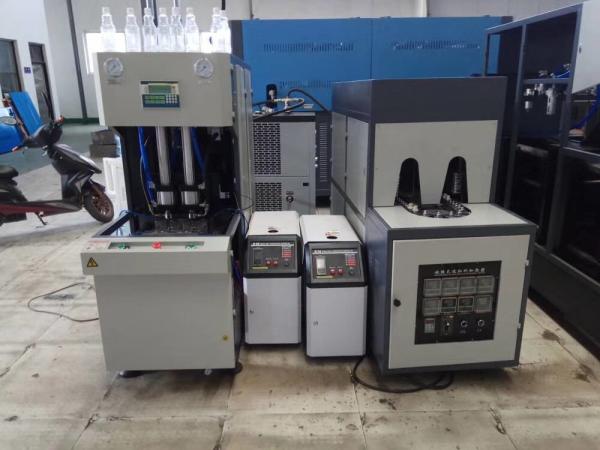 4 Cavity PET Bottle Extrusion Blow Molding Machine Semi Automatic 1800BPH