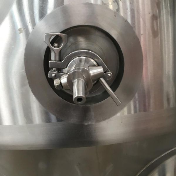 Glycol Cooling Stainless Steel Fermentation Vessel 20HL 360° Coverage Spraying Ball