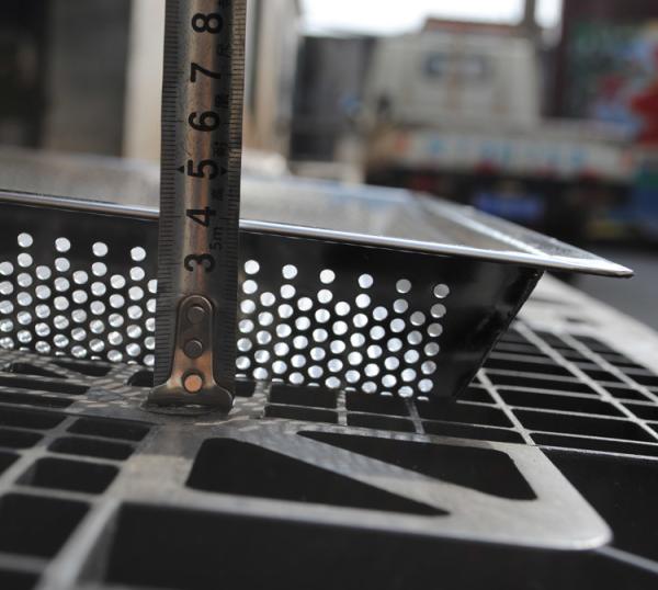 Oven Baking Perforated 3mm Holes Wire Mesh Tray With Trolley