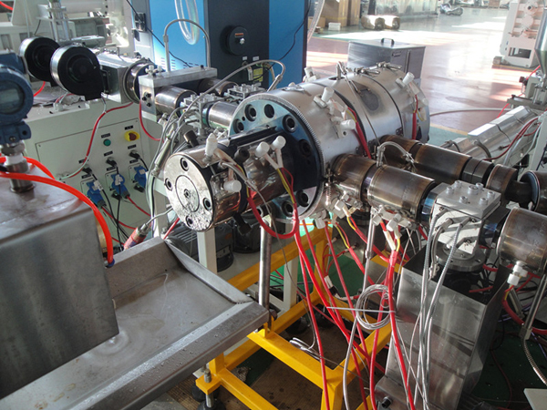 25m/min Multilayer PA EVOH Pipe Production Line , 5 Layer Nylon Fuel Tube Production Machine