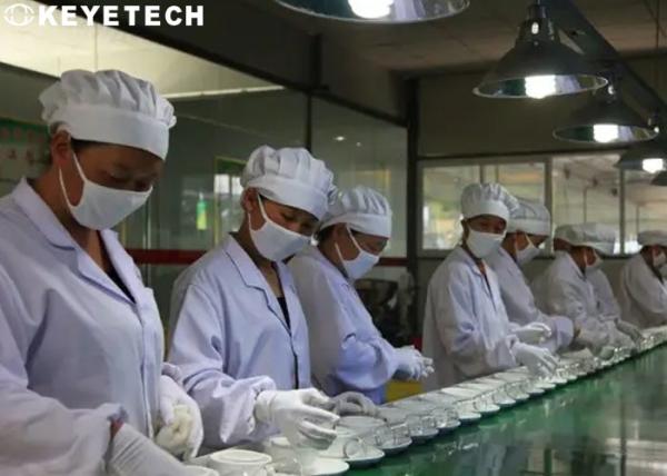 プラスチック製紙蓋蓋用の自動視力検査機