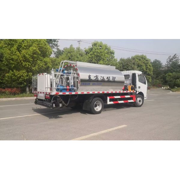 Factory DFAC DongFeng 6CBM 6000 Litres Small Customized Road Asphalt Distributor Truck Bitumen Distributor Truck