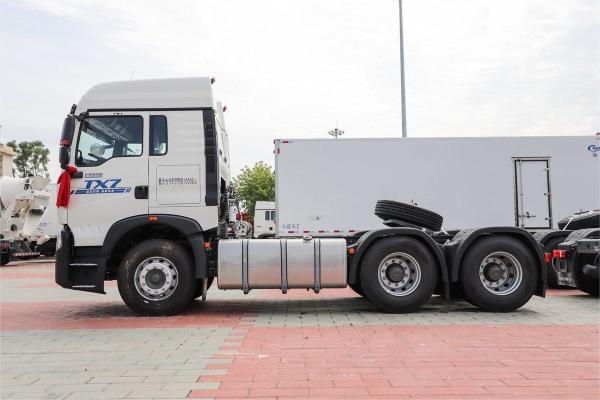 Howo Tractor Trucks 12Gear 6*4 Ten Tires 460 Hp 6 Cylinder Diesel Engine Single Row Semi