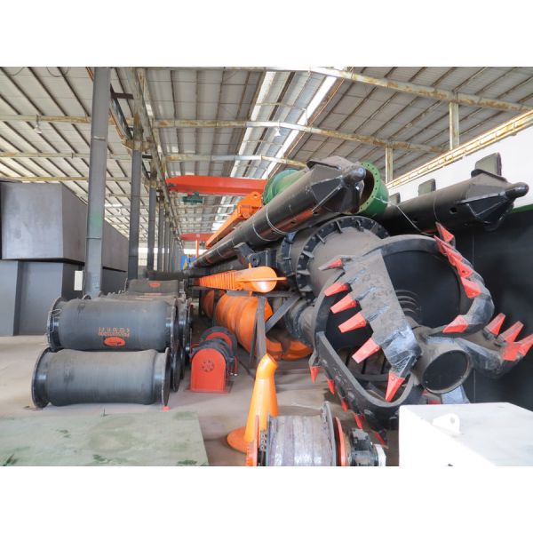 650mm 26 inch Cutter Suction Mud Dredging Boat Dredger Sand Suction with Spud Carriage and Anchoring Booms