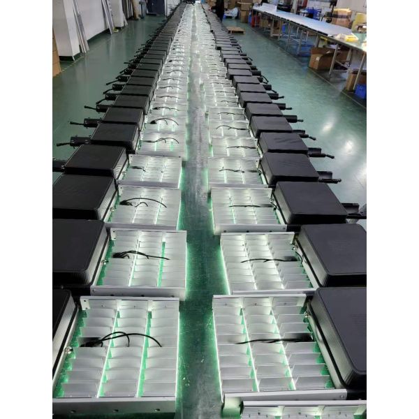 IP65 170LM/W Solar Street Light Outdoor Bright White With Remote Control