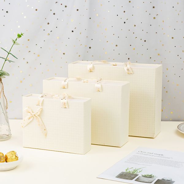 Custom Colorful Rigiding Essential Gift Drawer Small Box Packaging with Logo Recyclable