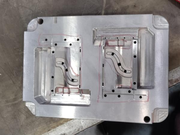High Precision Hot Runner Injection Mould Polishing Surface For Commodity Products