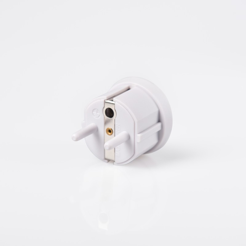 Hot Sale Custom White EU Plug Adapter Universal US/Europe/Schuko UK Plug Socket Standard Grounding Safety Product