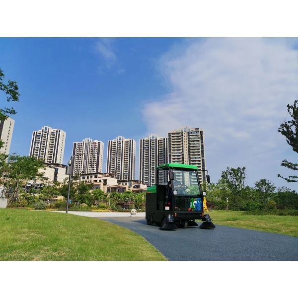 DQS19B 74.8 inch clean width Semi-enclosed Ride-on Floor Sweeper