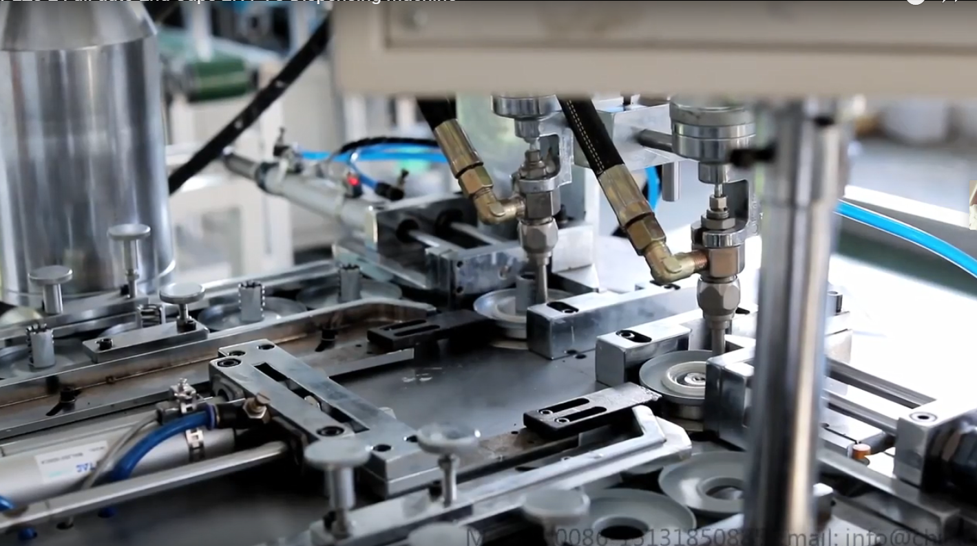 Полно-автоматический фильтр для масла машины PVC крышек конца 2N распределяя делая машину