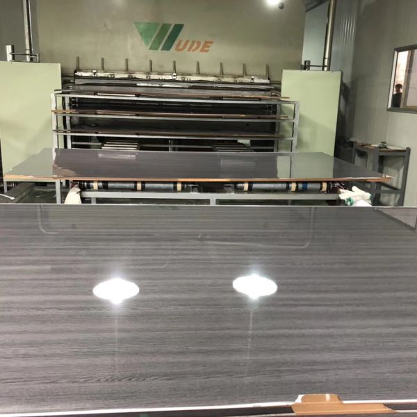 Plywood Manufacturing Machinery , High Gloss Boards Laminated Production Line