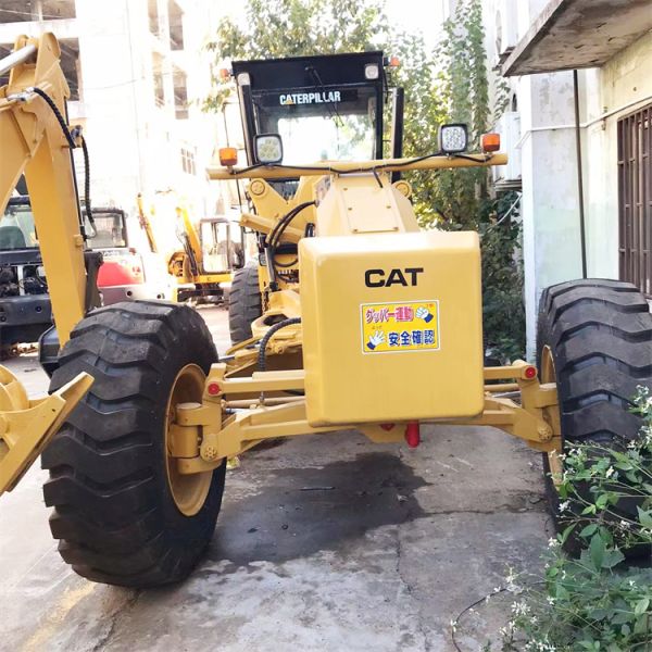 Пищевые напитки Использованная гусеница 140H Моторная классификатор в хорошем состоянии 17000 кг