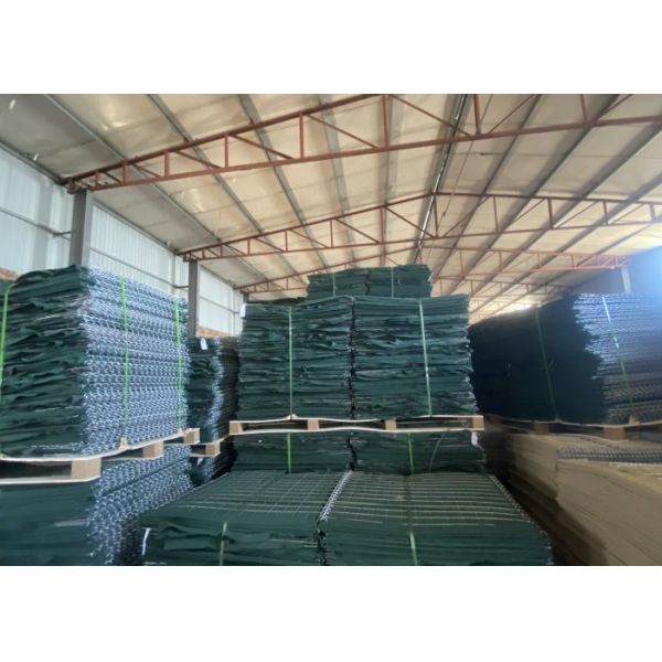 Hot Dipped Galvanized Wire Panel itary Barrier For Economic Products Cost