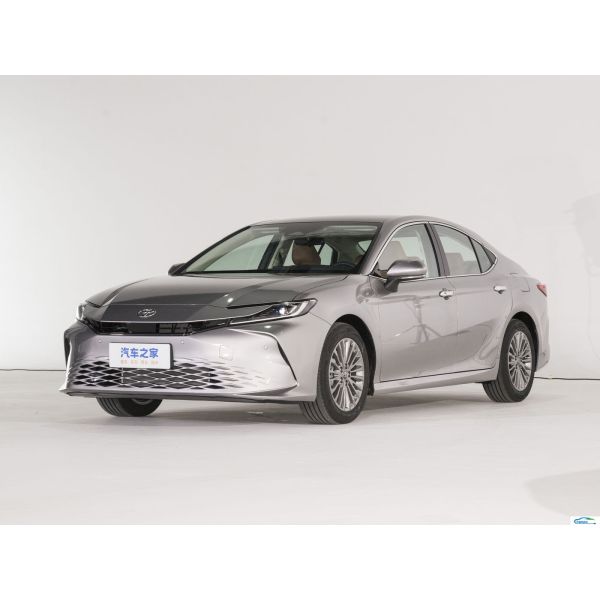 Aluminium Alloy Roof Rack and Fabric Seats 2024 Toyota Camry Ride-On Car for Passenger