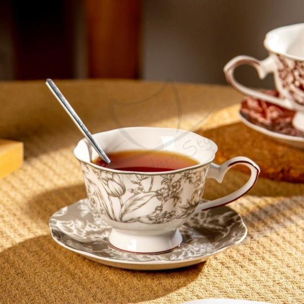 14 de fevereiro Chá de porcelana e prato para o chá da tarde Comércio de presentes