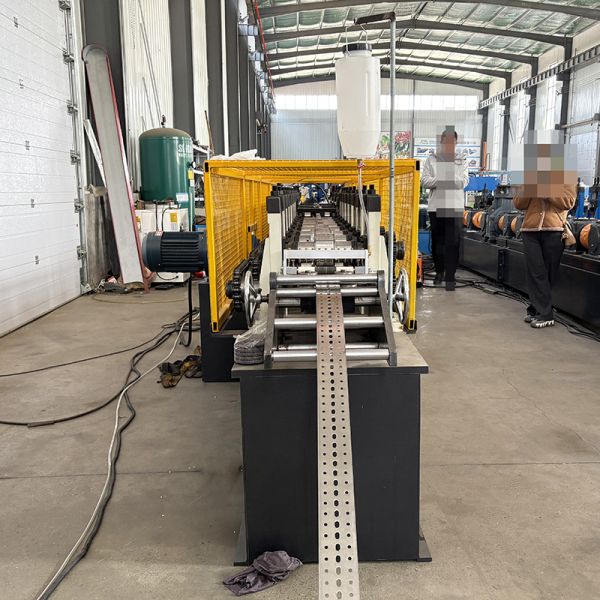 Hydraulic Punching C Channel Purlin Roll Forming Machine with Flying Cutter 