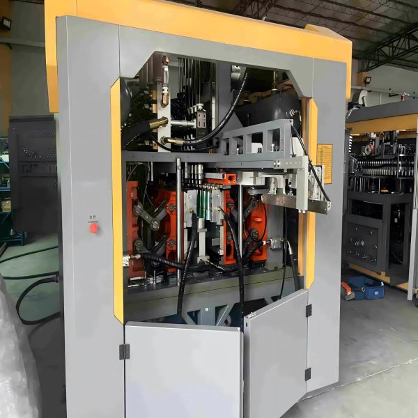 AI Driven Mineral Bottled Water Production Line Blow Moldiing Machine