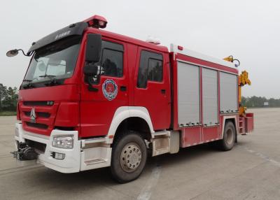 Caminhão leve de resgate SINOTRUK, carro de bombeiros moderno 4x2 com guindaste de 5 toneladas