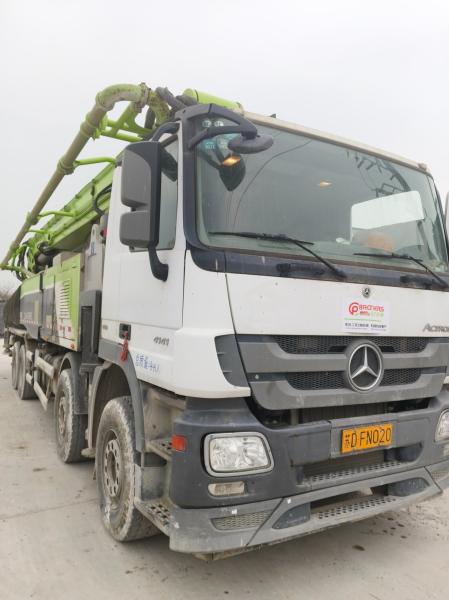 19 ans d'expertise en machines de construction écologiques Zoomlion voiture de pompage d'occasion sur châssis Benz