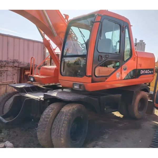 Машины Doosan, используемые в раскопках