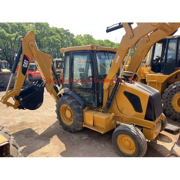 Multi-Functional CAT420Fh Backhoe Loader with All Functions in Good Working Condition