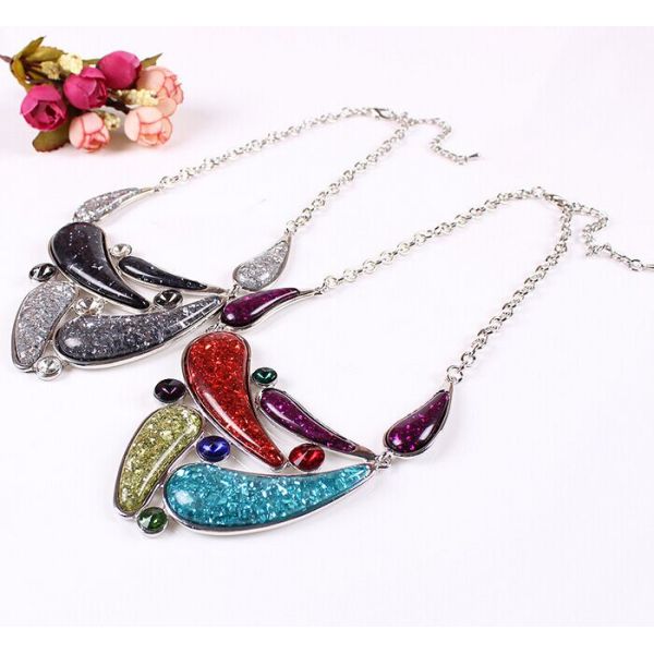 European and American retro-grade resin glitter sprinkled with diamond necklace
