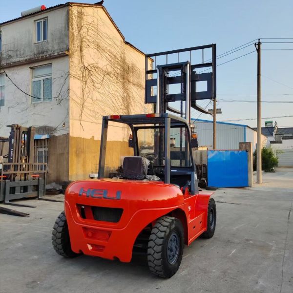 HELI 6 Tons Used Diesel Forklifts 3m Lifting Height 2 Stages Masts