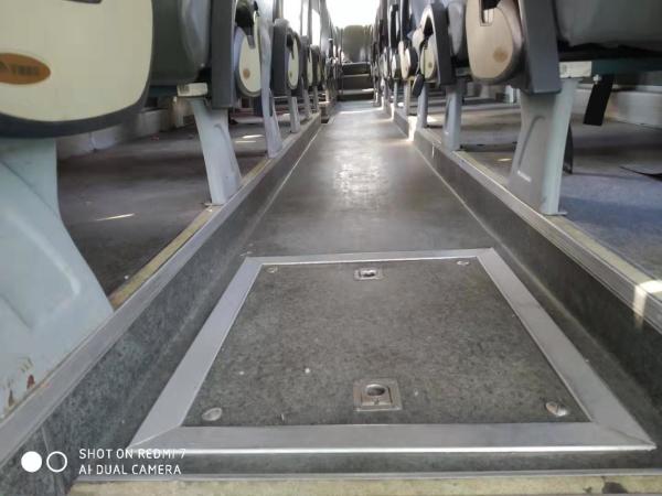 O grande compartimento 50 Yutong usado assentos transporta o comprimento do ônibus da porta dobro 12000mm