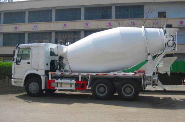 White 13 CBM Cement Mixer Truck Concrete Mixing Equipment , 6x4 Driving Casting Steel Made Tank