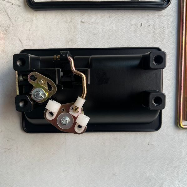 Upgrade Security & Convenience: The 181 Luggage Door Lock Assembly