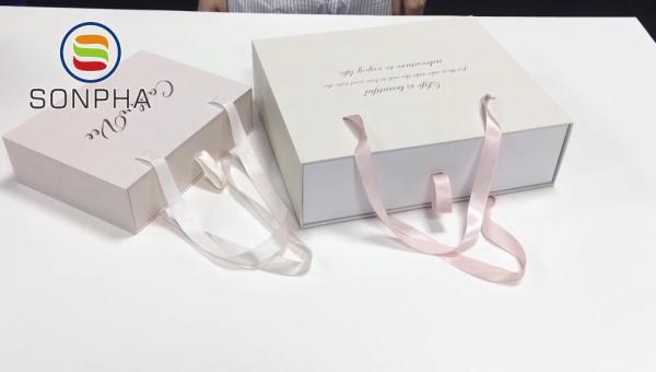Glossy Lamination Clothing Packing Boxes With Ribbon And Satin