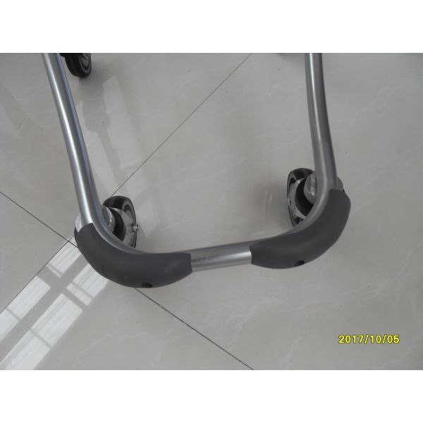 Zinc Chrome Plating Supermarket Shopping Cart , 40KGS Loading Capacity