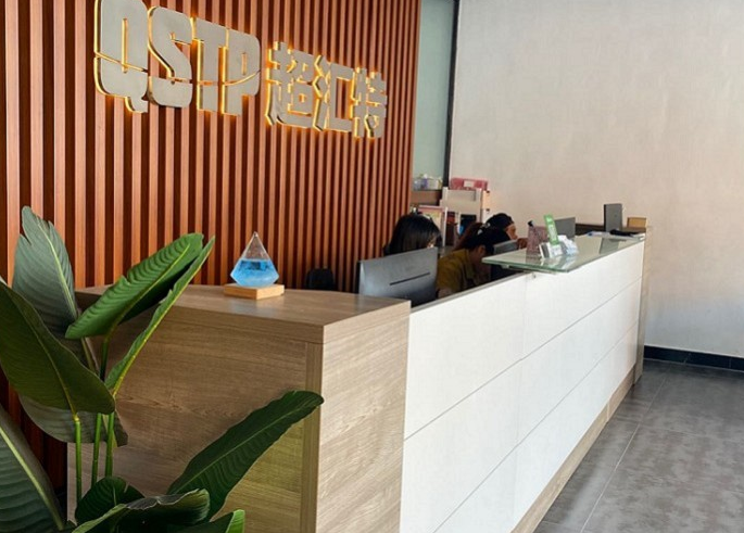 Желтые машинные части землекопа водяной помпы экскаватора PC300-5