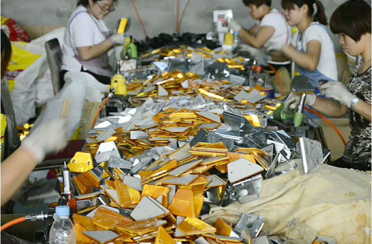 Отражающая лента литой алюминиевой квадратной дорожной шины светодиодный дорожный стул для безопасности дорожного движения на шоссе