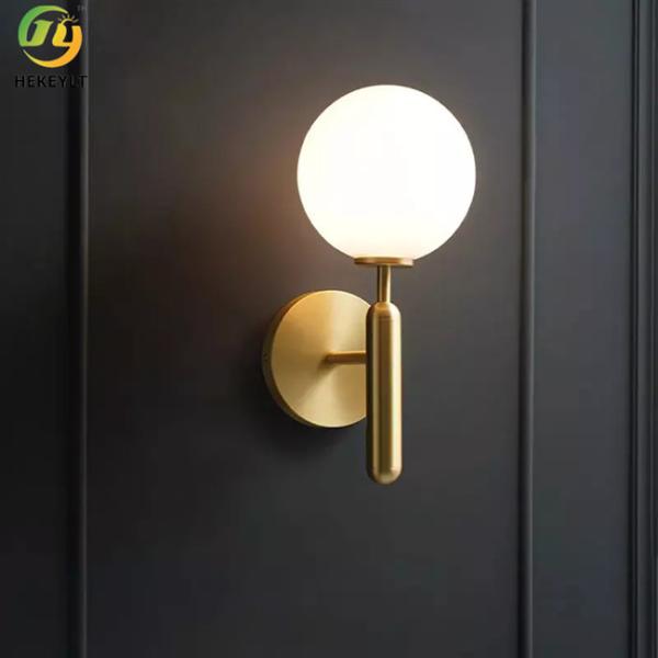 E12 Globe Moderna Luz de Parede Metal Dourado Sala de Estar 1 Led de Vidro Branco Claro