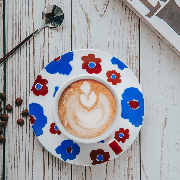Coupe de café et soucoupe de cappuccino en céramique pour cadeaux d'affaires