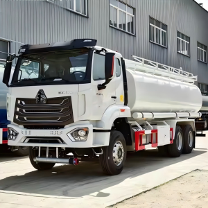 HOWO 6X4 371HP 20000L Fuel Tanker Truck / Fuel Delivery Truck Logo Custom