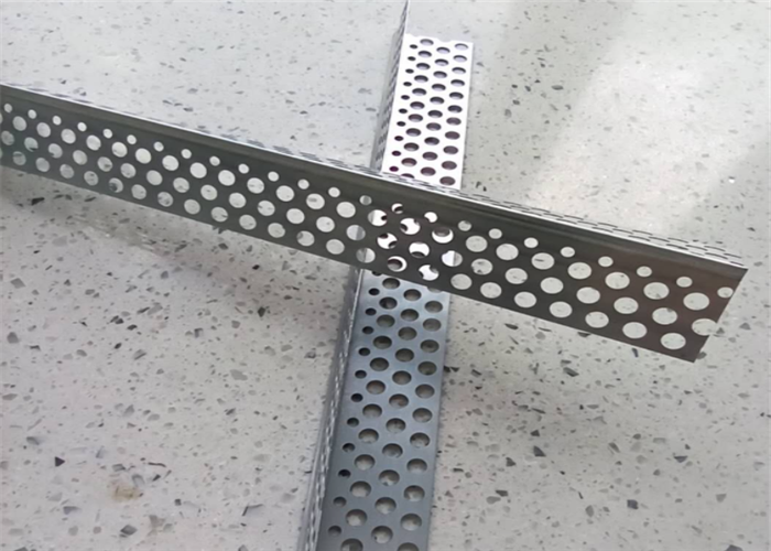 2.5m Length Perforated 0.5mm Metal Corner Beads For Drywall Construction