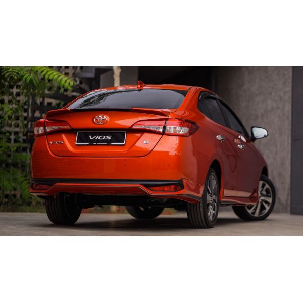 Toyota Vios Medium Electric Cars 190km/H Max Speed FWD 5 Seater Sedan