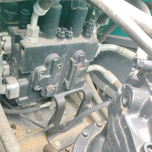 Original Hydraulic Valve Kobelco SK210 Crawler Excavator Second Hand