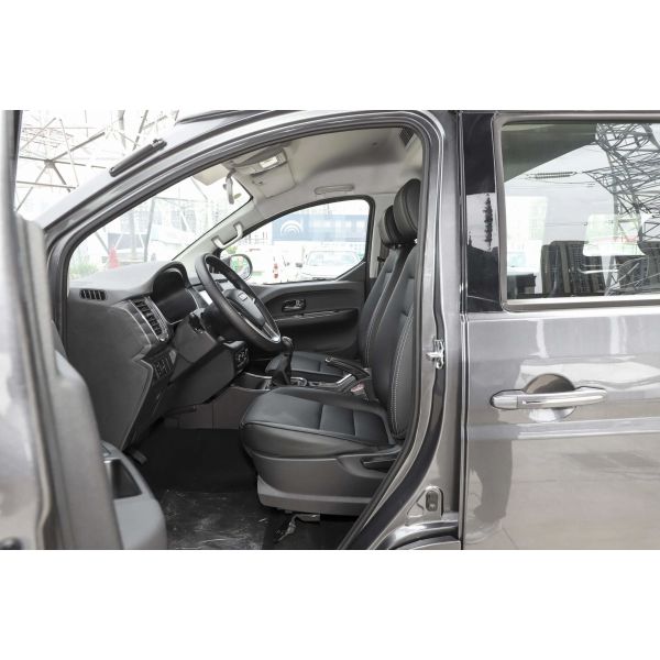 Mini Vans usadas de 9 asientos de marca china Jinbei Hiace Motor de gasolina con aire acondicionado