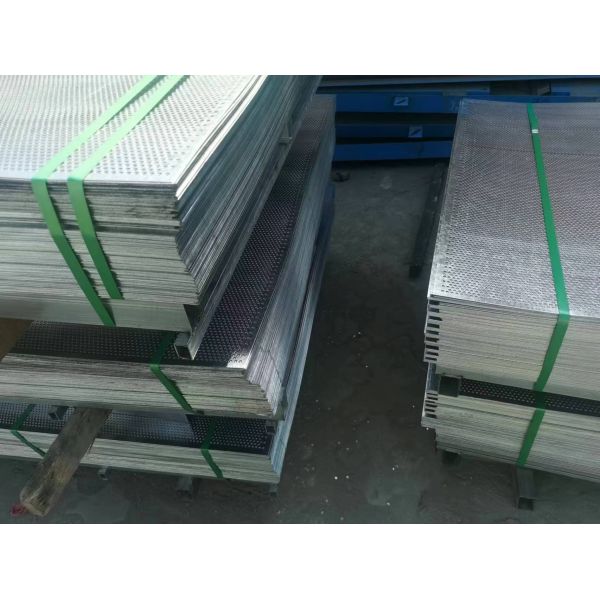 Custom embossed Square Hole Perforated Metal Mesh Decorative Durable