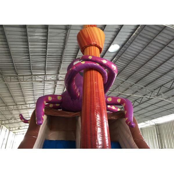 Привлекательное скольжение раздувное, пиратский корабль пиратского корабля крупного плана игр младенца детского сада