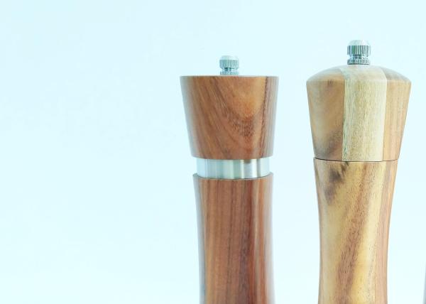 Refillable Wooden Salt And Pepper Grinders With Adjustable Size / Shape