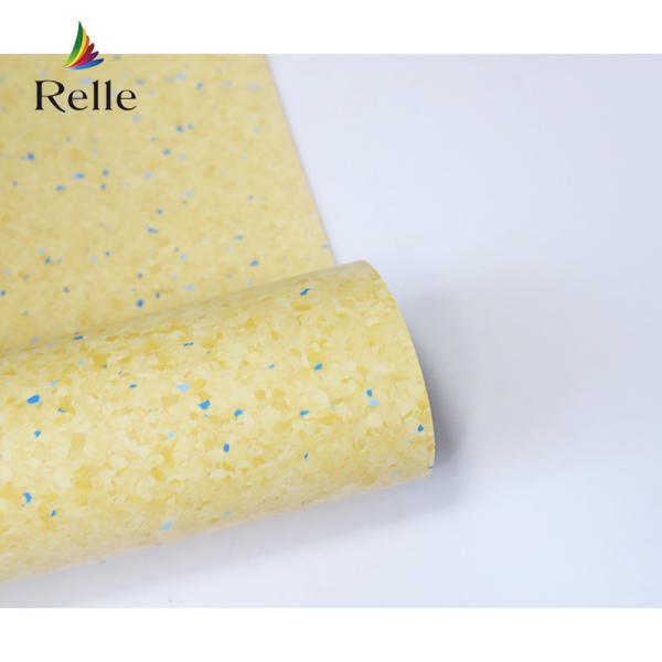 Rouleau de revêtement de sol en plastique intérieur moderne avec revêtement PUR fourni par et 2-4 mm d'épaisseur
