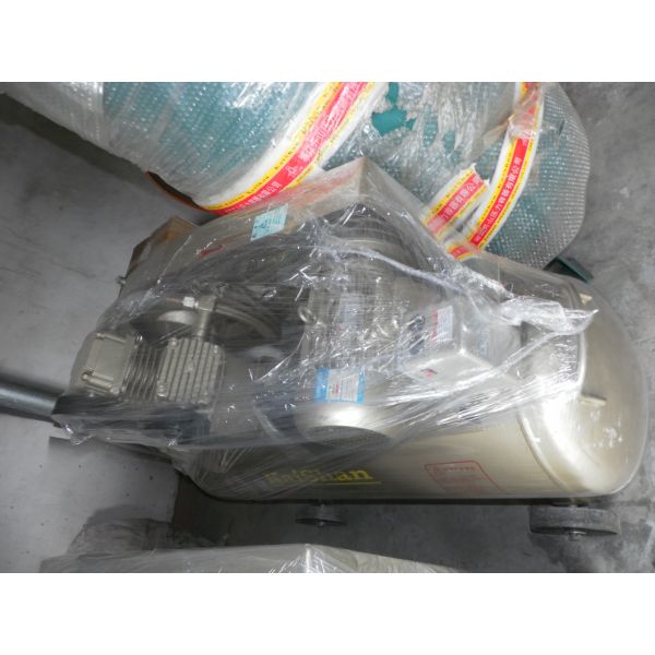 Carbon steel vertical air compressor tank / small compressed air tank