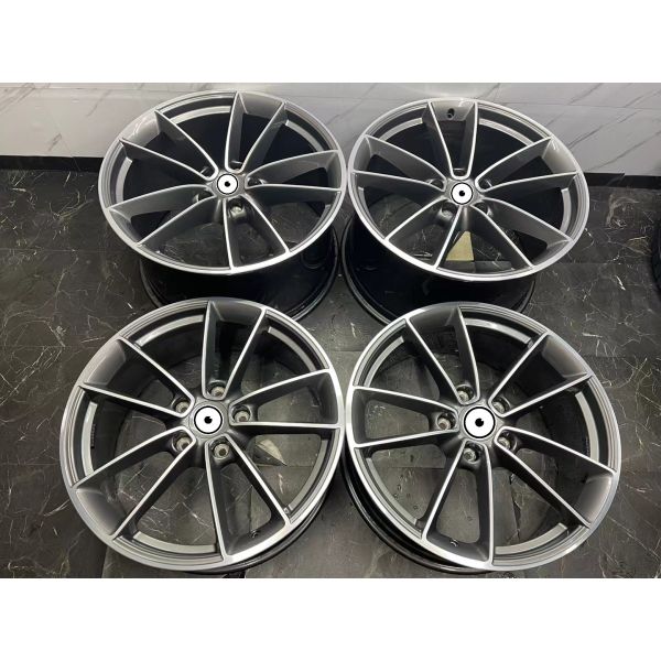 Porsche 911 20 Inch Cast Alloy Wheels