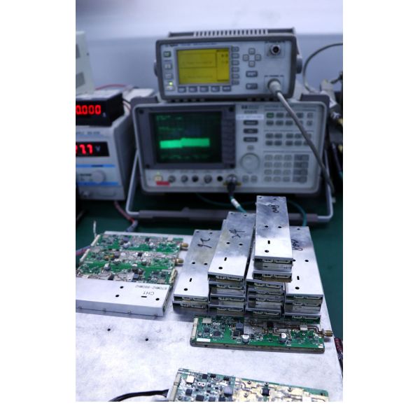 5.8G 10W RF Модуль усилителя мощности Входное сопротивление 50Ω Выходное сопротивление 2.5dB Коэффициент шума ≤-30dBc Подавление гармоник