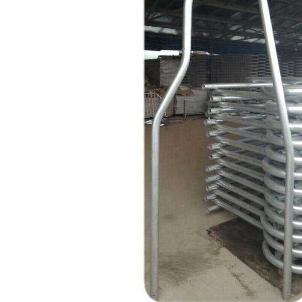 Специализированное оборудование для кормления птицы и скота из фермы из нержавеющей стали